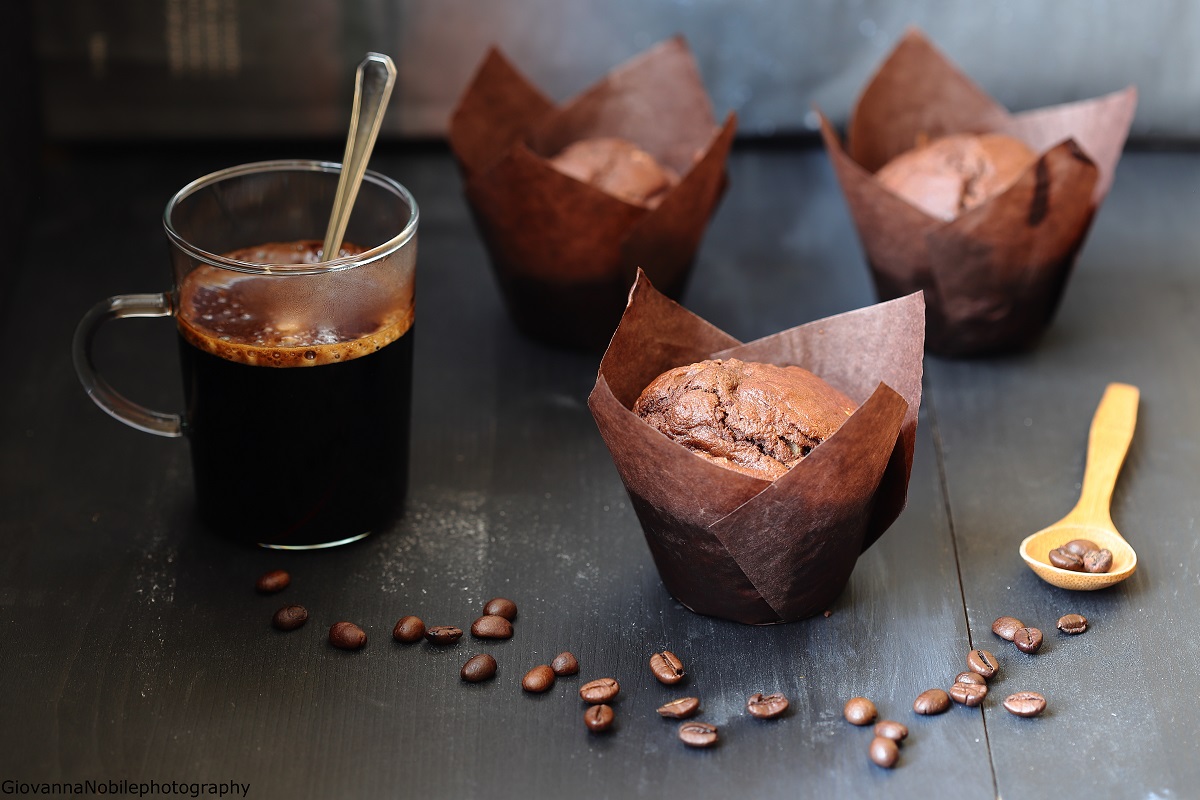 muffin al cioccolato, nocciole e caffè